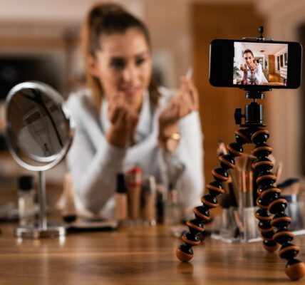 Jak influencerzy i social media zmieniły nasze zakupy