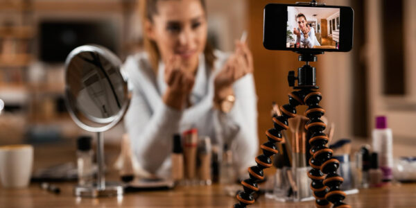 Jak influencerzy i social media zmieniły nasze zakupy